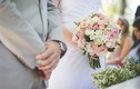 Nữ ca sĩ gây sốc vì cưới con trai nuôi kém 31 tuổi