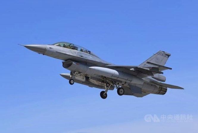 Phi đội F-16 Đài Loan dừng hoạt động sau tai nạn liên tiếp Phi doi F-16 Dai Loan dung hoat dong sau tai nan lien tiep