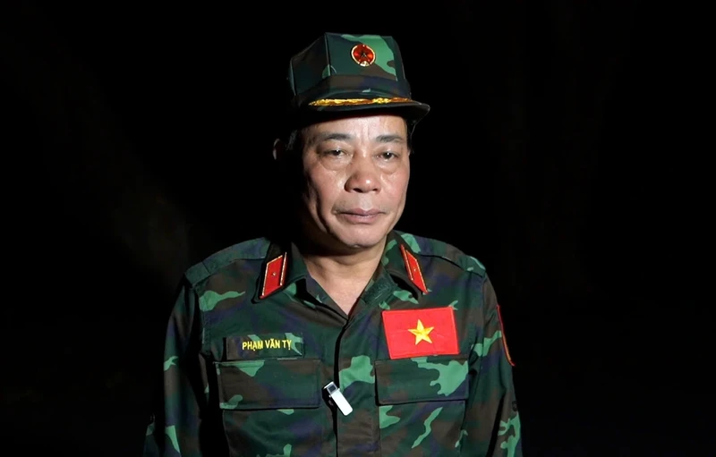 Lực lượng cứu hộ Việt Nam di chuyển đến tâm chấn ở Myanmar Luc luong cuu ho Viet Nam di chuyen den tam chan o Myanmar