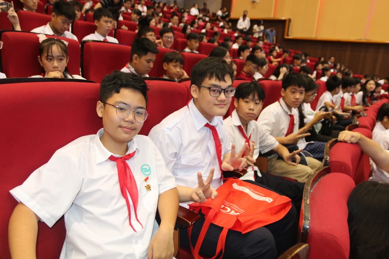 Tự làm thí nghiệm hóa học với gần 200 hợp chất trên... web - Hình 2 Tu lam thi nghiem hoa hoc voi gan 200 hop chat tren... web-Hinh-2