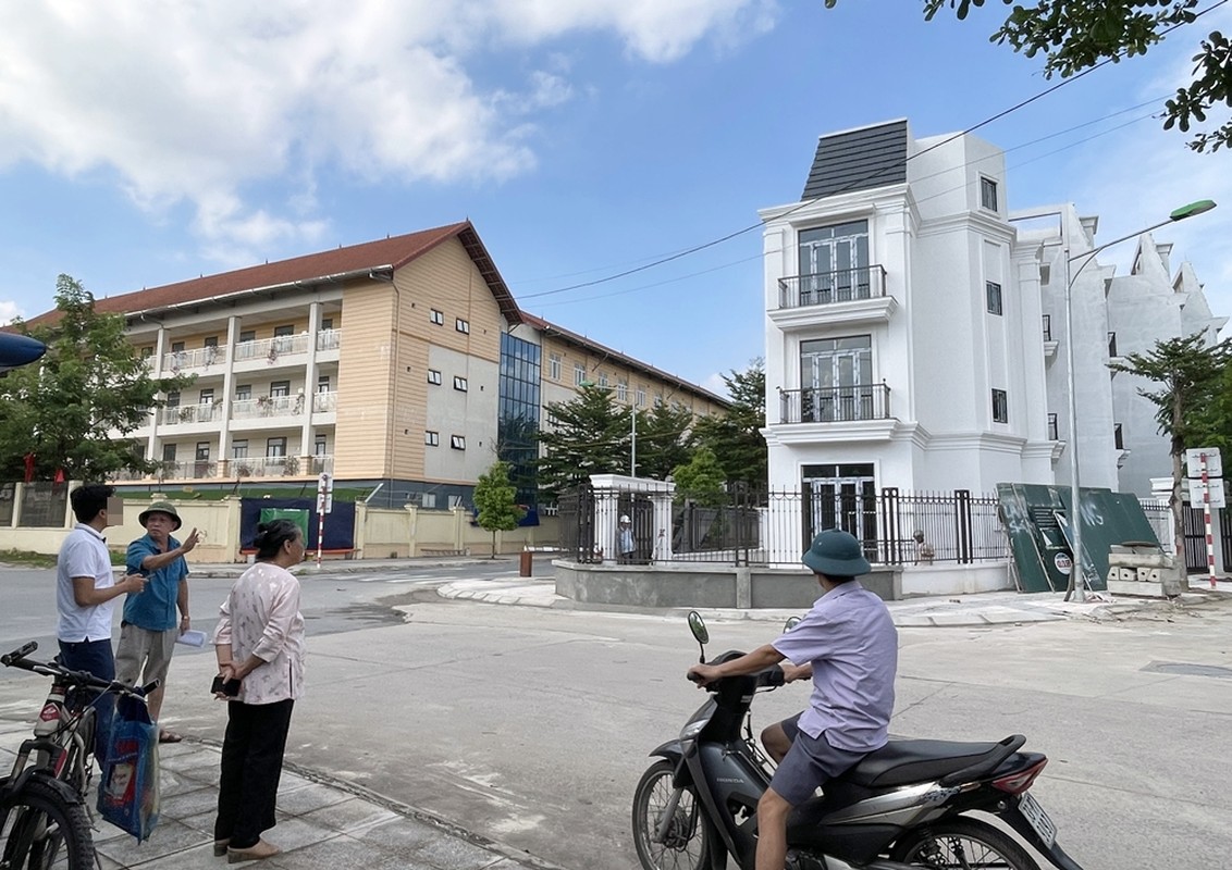 Ha Noi: Nhieu nha o khu do thi HUD Son Tay bi to vi pham TTXD?-Hinh-7